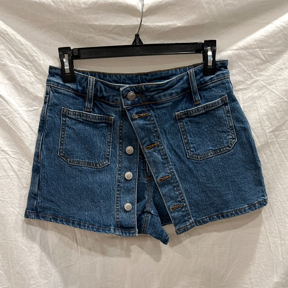 Bar III Women’s Blue Denim Skort